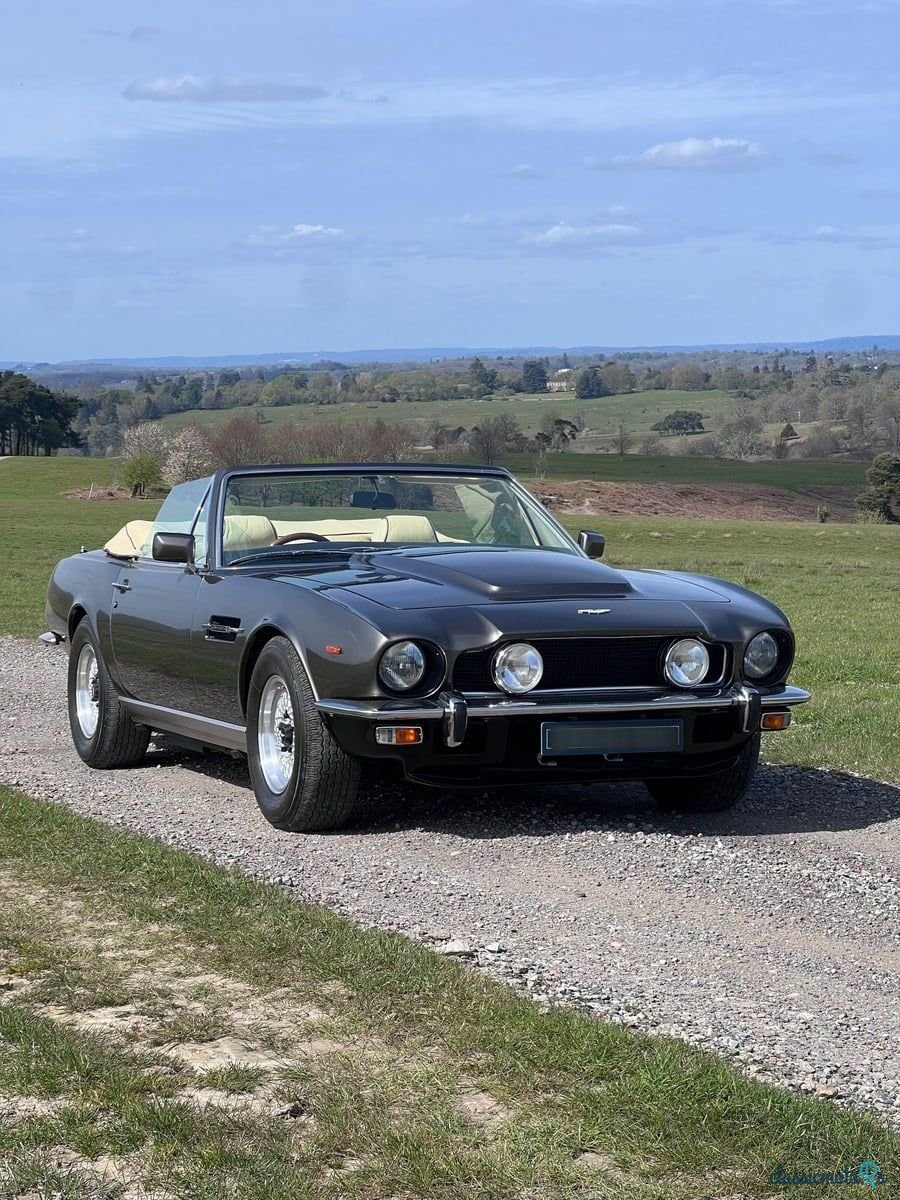 1985' Aston Martin V8 Volante photo #1