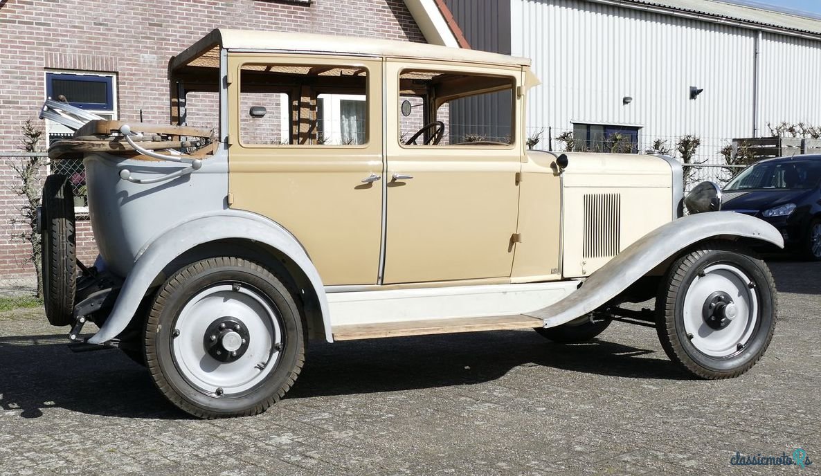 1929' Chevrolet Sedan photo #1