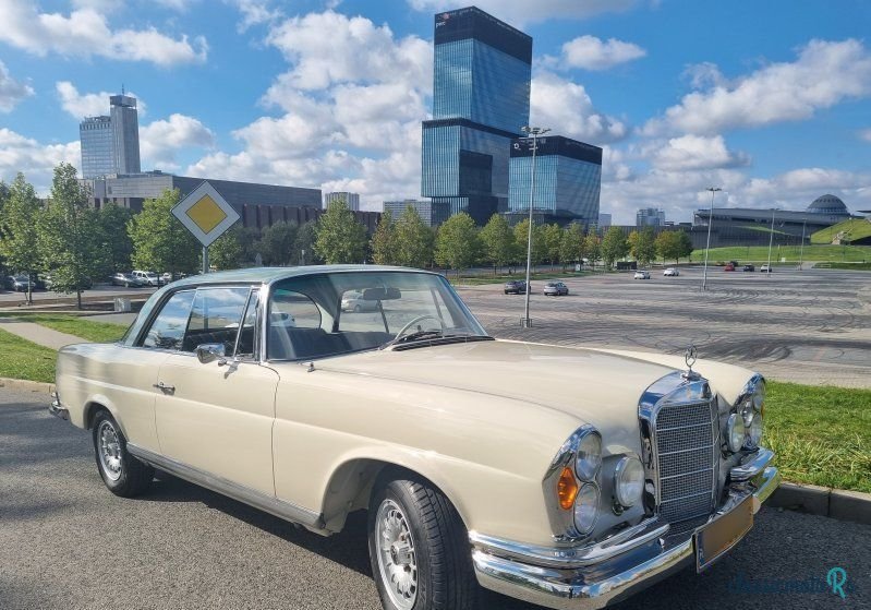 1967' Mercedes-Benz 250 SE W111 photo #4