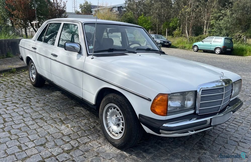 1982' Mercedes-Benz 240 photo #3