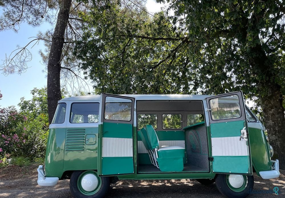 1968' Volkswagen Type 2 photo #4