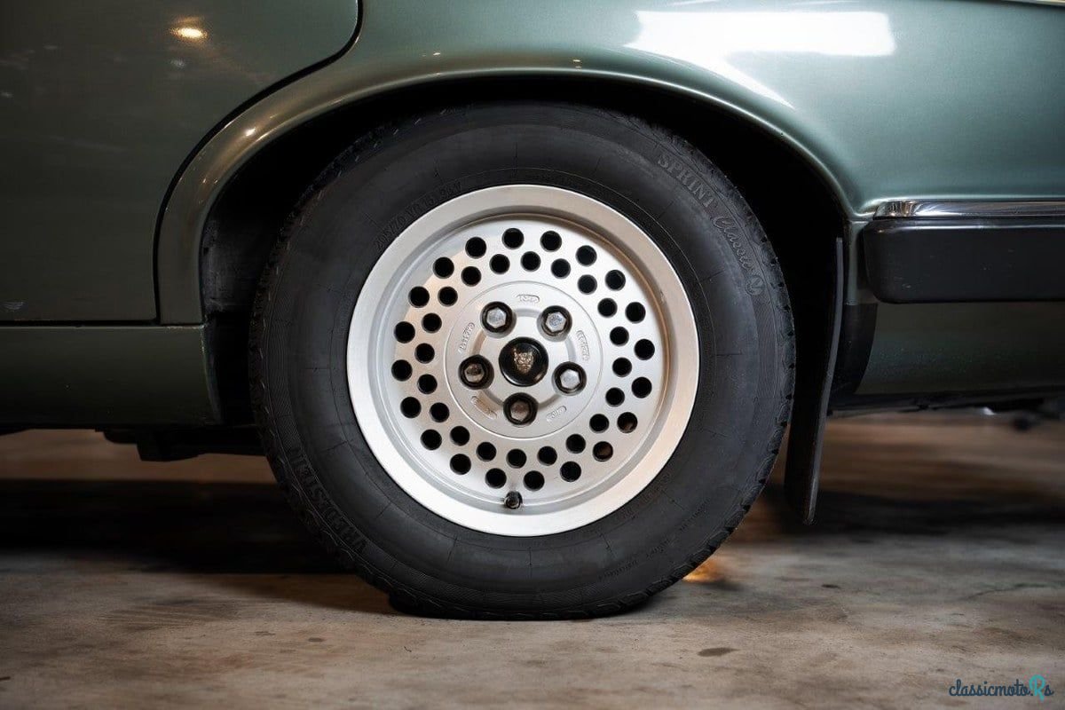 1985' Jaguar XJ photo #6