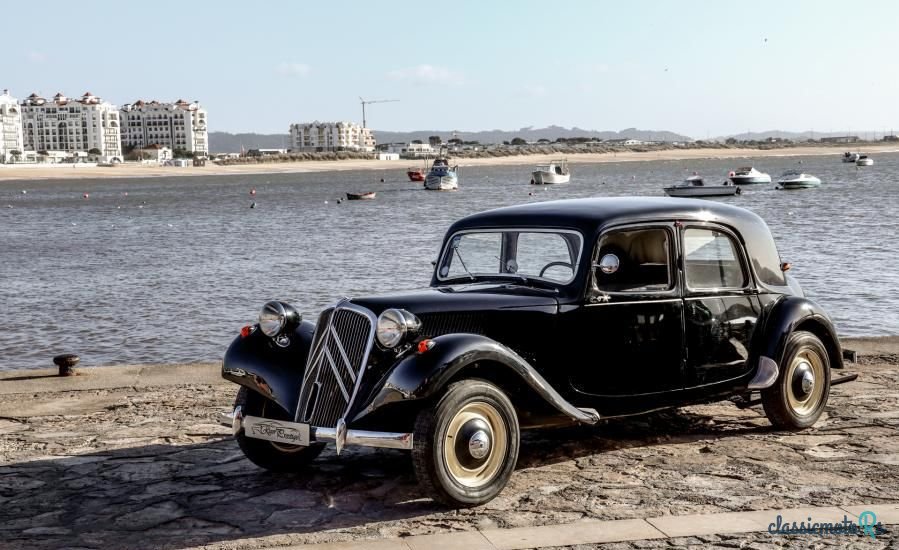 1957' Citroen 11 Normale Berlines photo #1