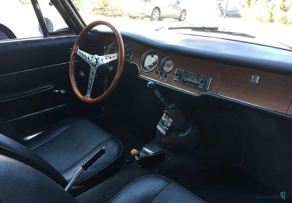 1967' Alfa Romeo Giulia Sprint GT photo #1