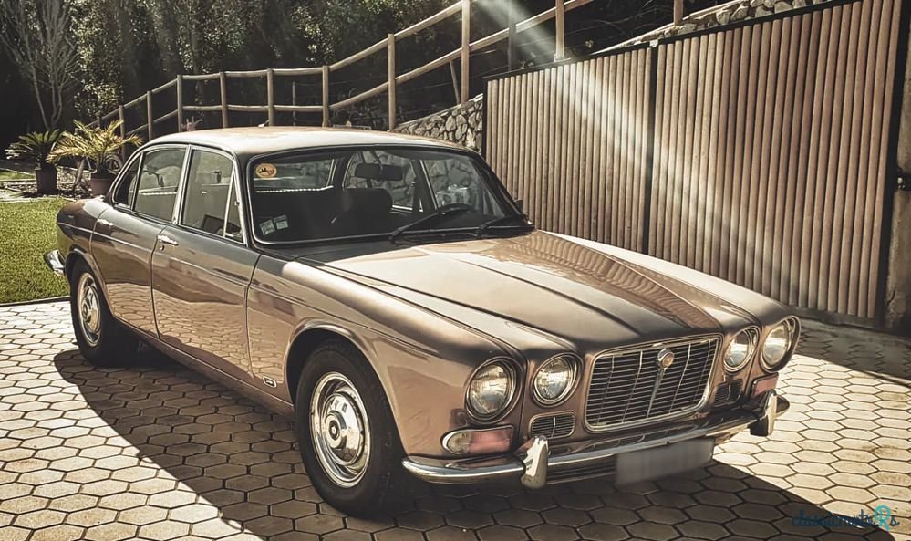 1972' Jaguar XJ photo #2