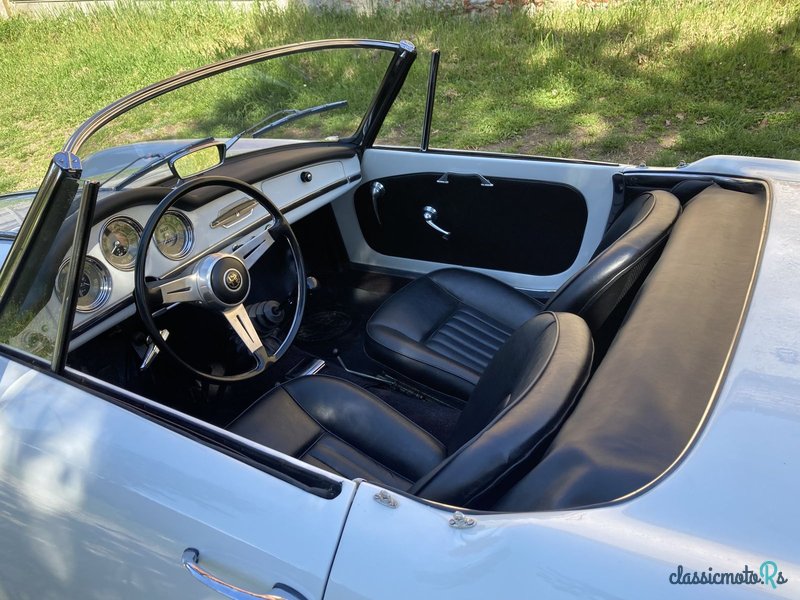 1961' Alfa Romeo Giulietta Spider photo #3