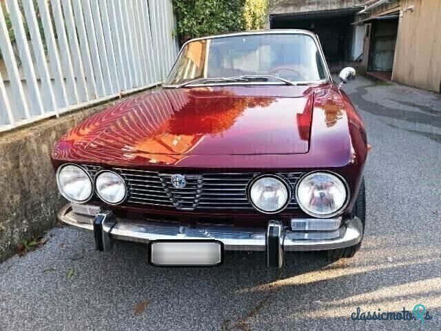 1973' Alfa Romeo GT photo #2