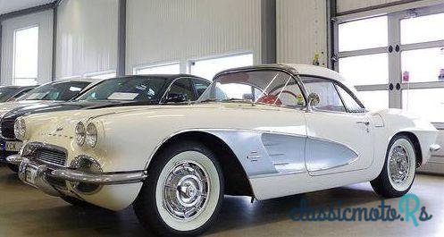 1961' Chevrolet Corvette C1 4.6 L photo #2