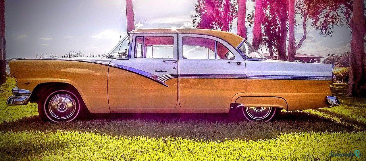 1956' Ford Fairlane photo #2