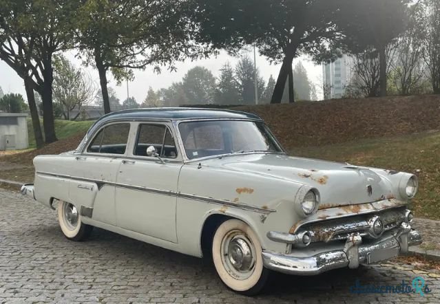 1954' Ford Crestline photo #1