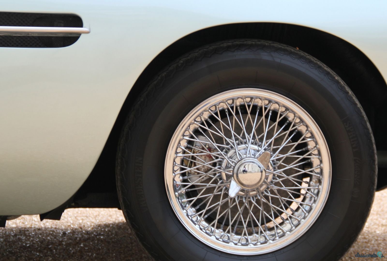 1959' Aston Martin DB4 photo #6