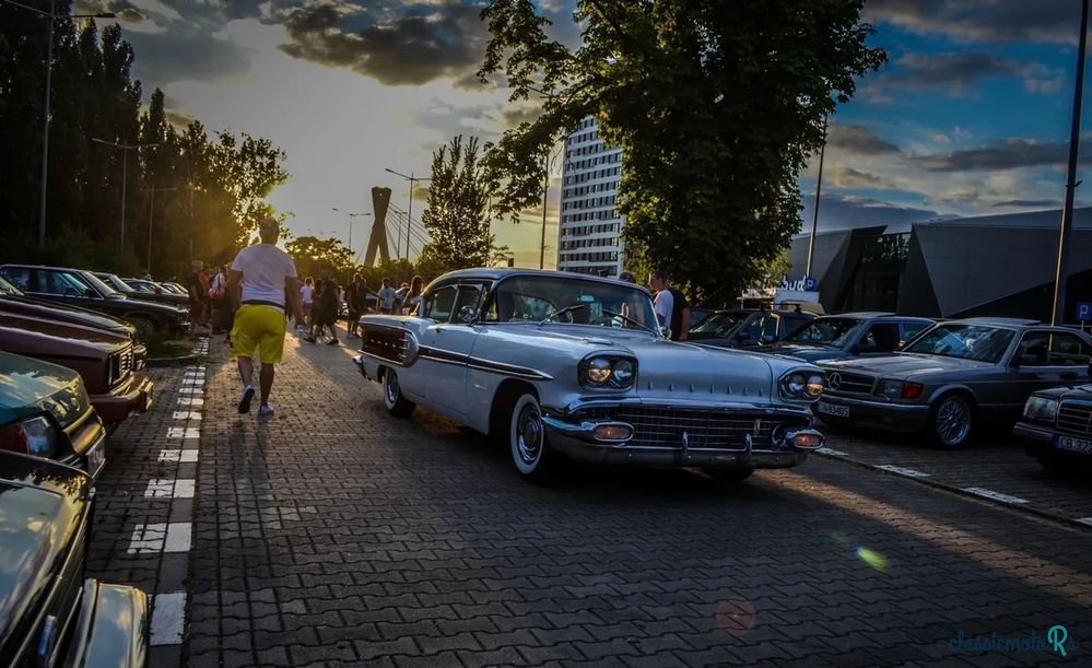 1958' Pontiac Star Chief photo #1