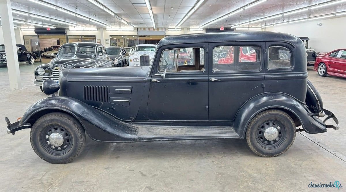 1934' Plymouth Deluxe photo #2