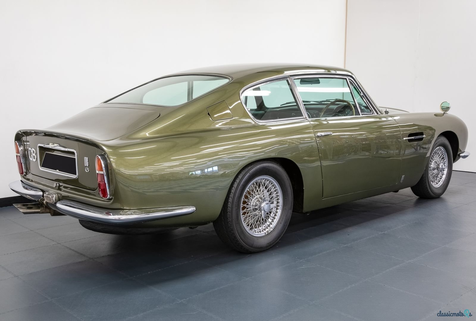 1967' Aston Martin DB6 photo #3