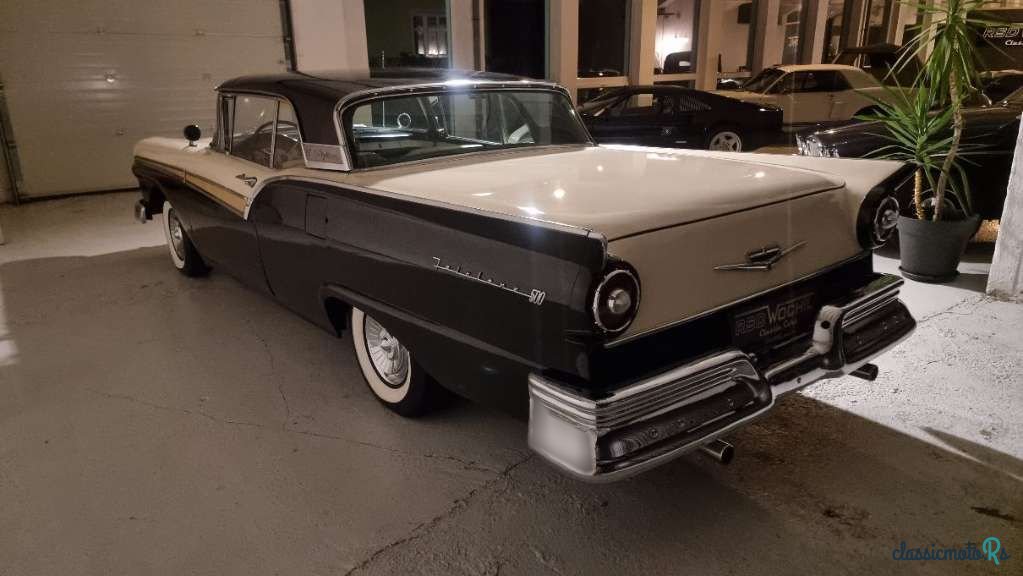 1957' Ford Fairlane photo #4