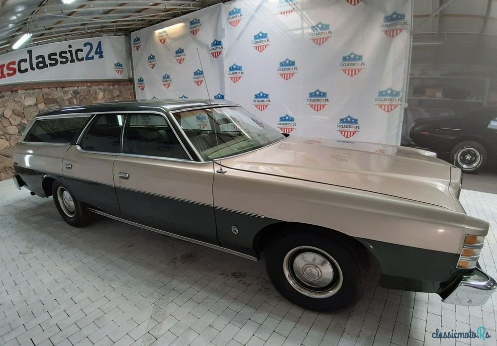 1976' Ford Country Squire photo #1