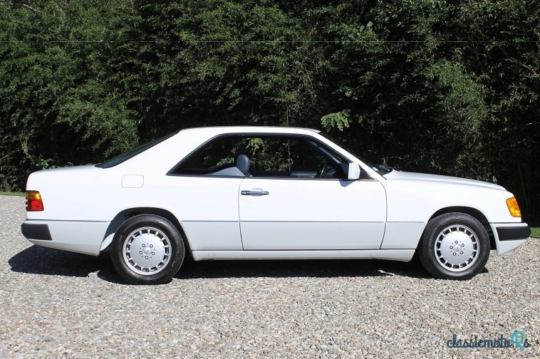 1990' Mercedes-Benz 300CE photo #3