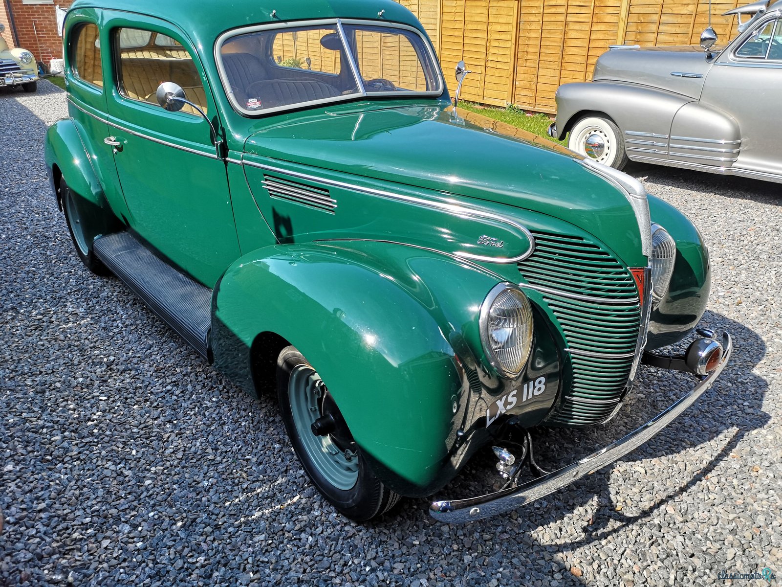 1939' Ford Standard 2 Door Sedan photo #2