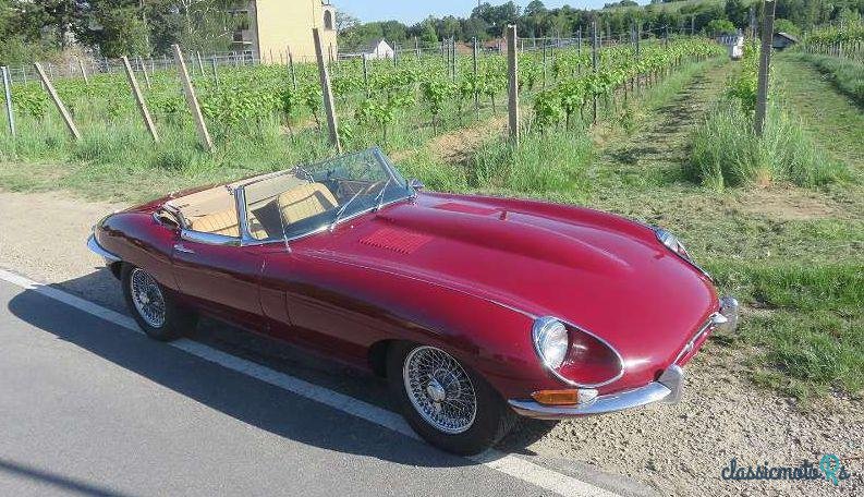 1967' Jaguar E-Type photo #2