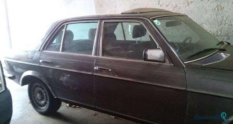 1980' Mercedes-Benz E-Klasse 280E photo #2