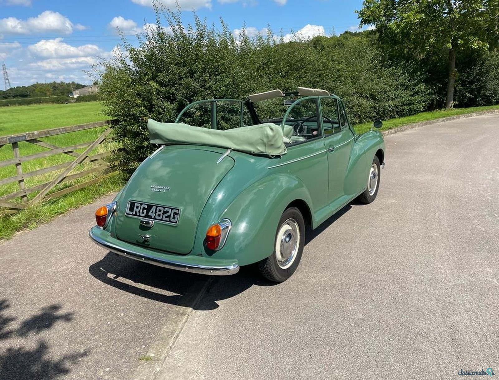 1968' Morris Minor photo #3