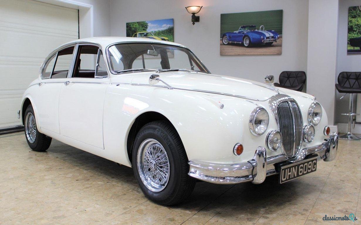 1968' Daimler 250 V8 photo #2