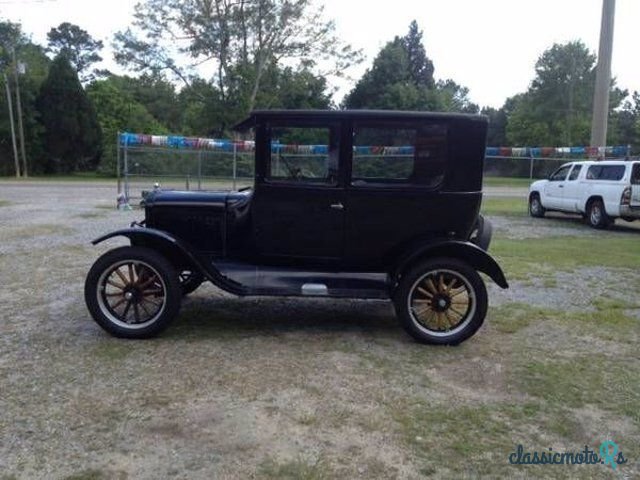 1925' Ford Model T photo #1