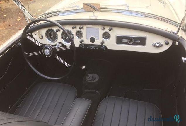 1960' MG MGA photo #1