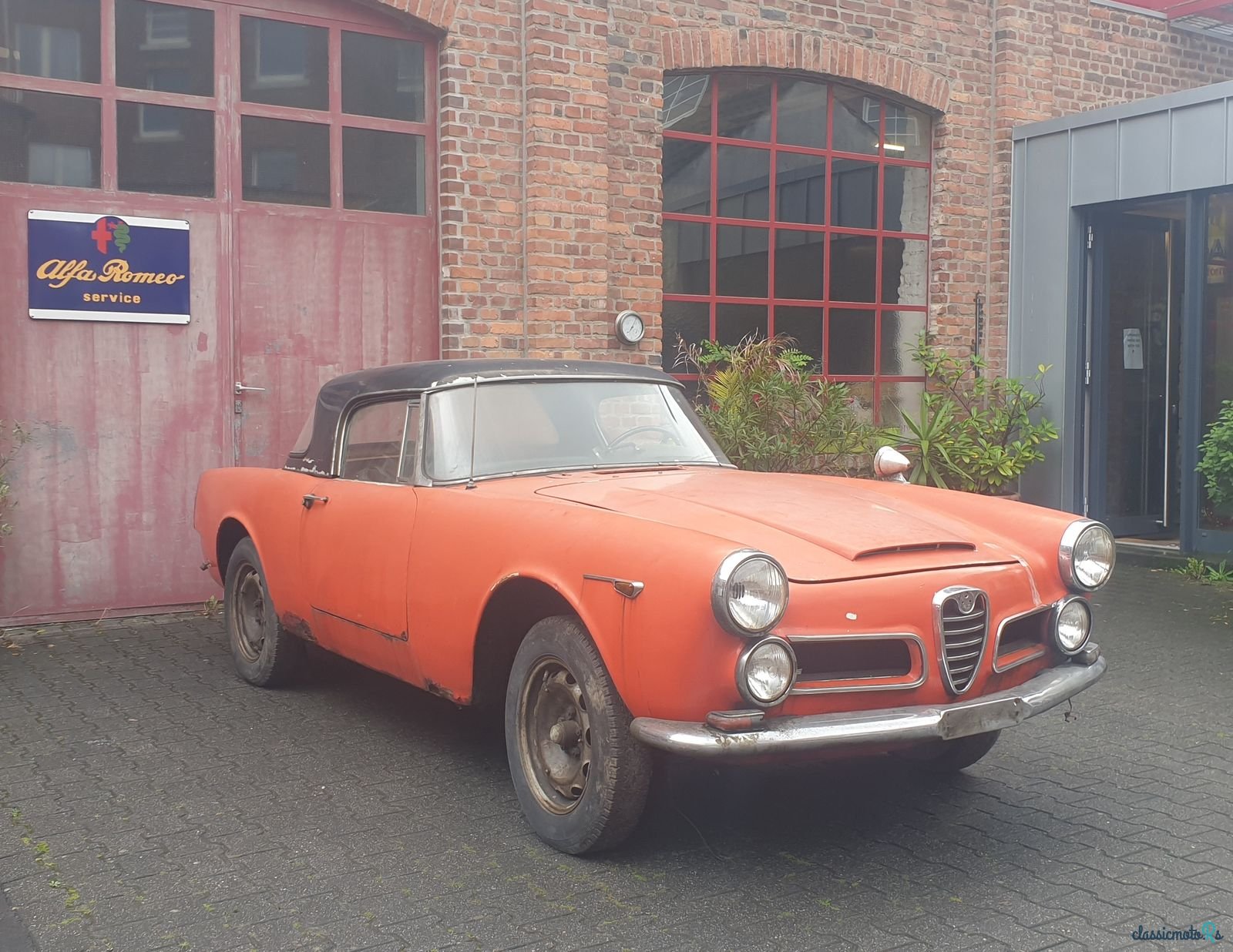 1963' Alfa Romeo 2600 photo #2