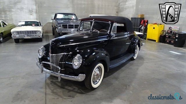 1940' Ford Deluxe photo #2