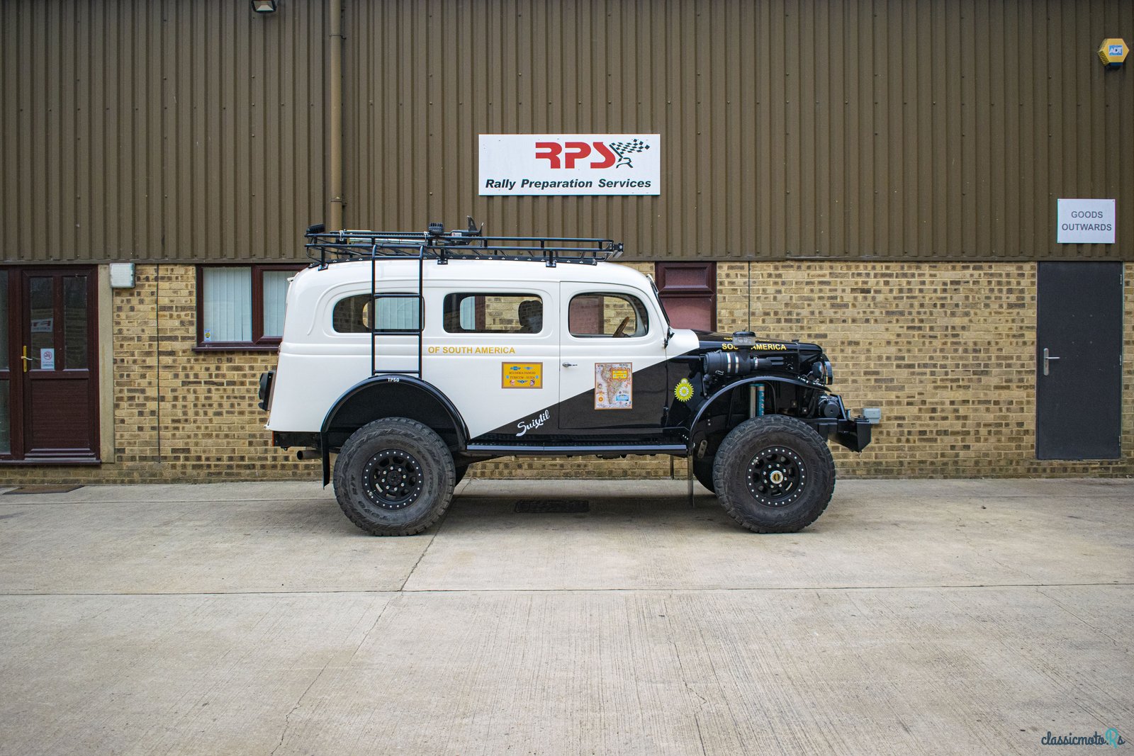 1941' Dodge Carryall photo #3