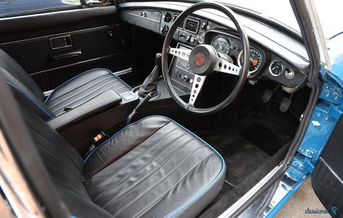 1971' MG Mgb Gt photo #2