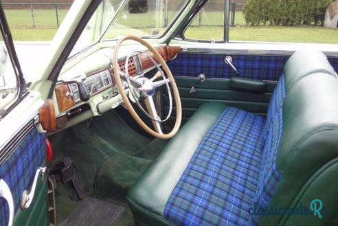 1948' Chrysler Town & Country photo #3