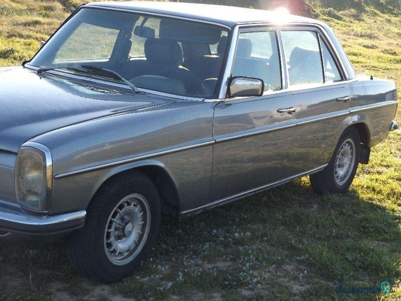 1979' Mercedes-Benz 240 3.0 Sedan photo #1