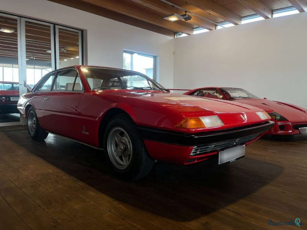 1975' Ferrari 365 GT4 2+2 photo #2