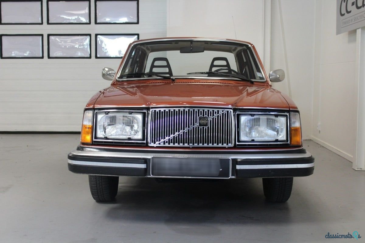 1976' Volvo 264 photo #5