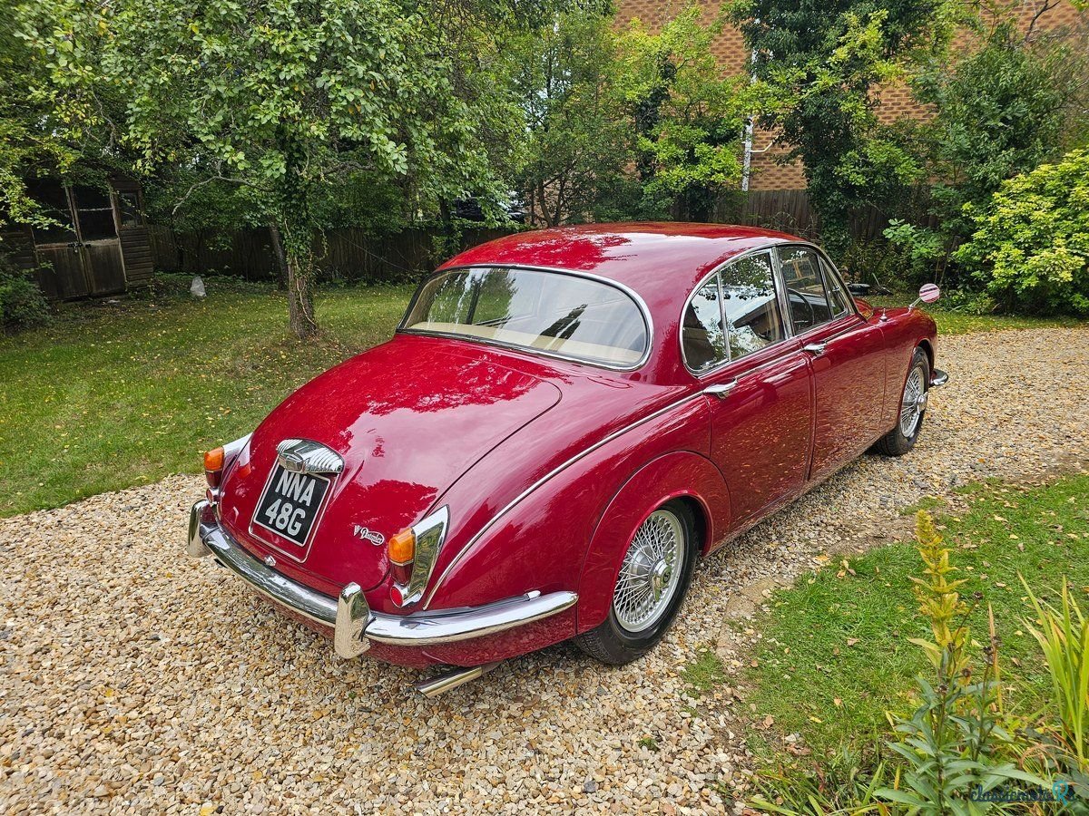 1969' Daimler 250 V8 photo #4