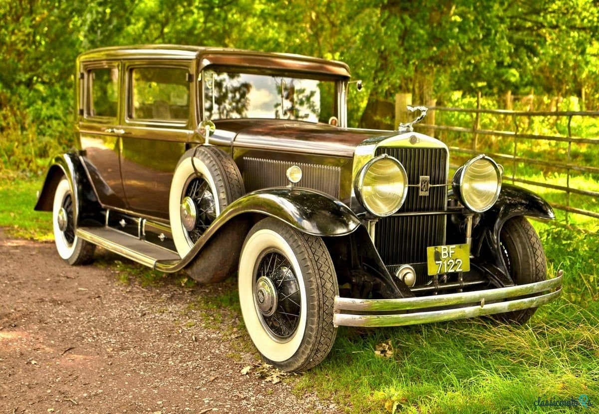 1930' Cadillac 353 V8 Town Sedan photo #1