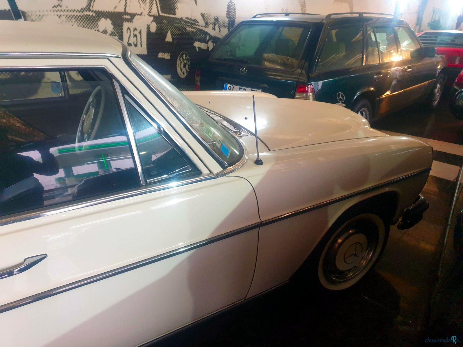1972' Mercedes-Benz 250SE photo #2