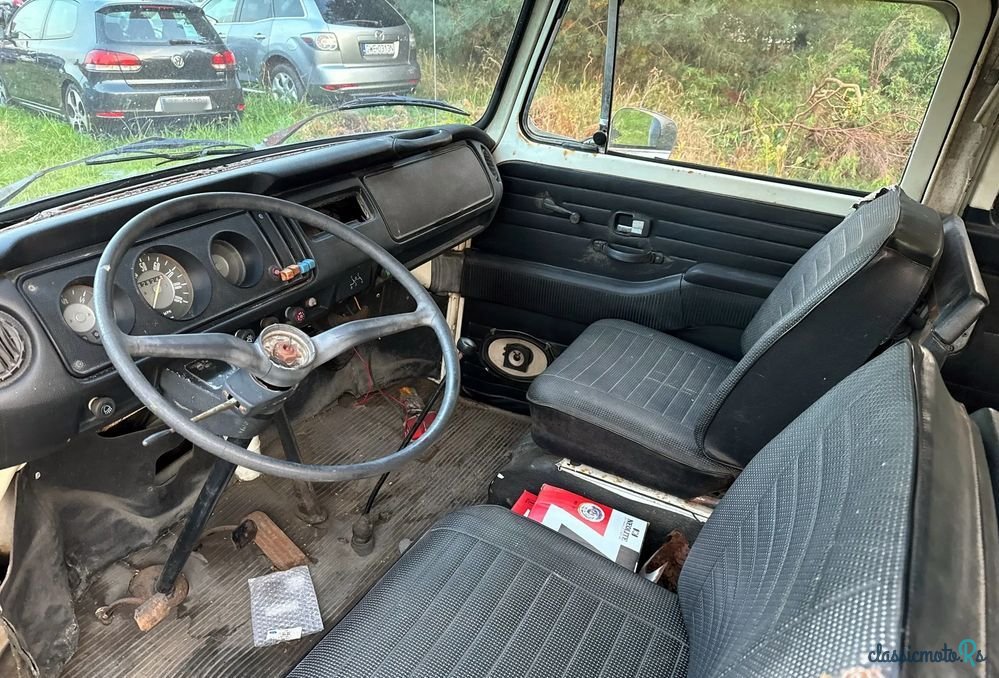 1971' Volkswagen Transporter photo #5