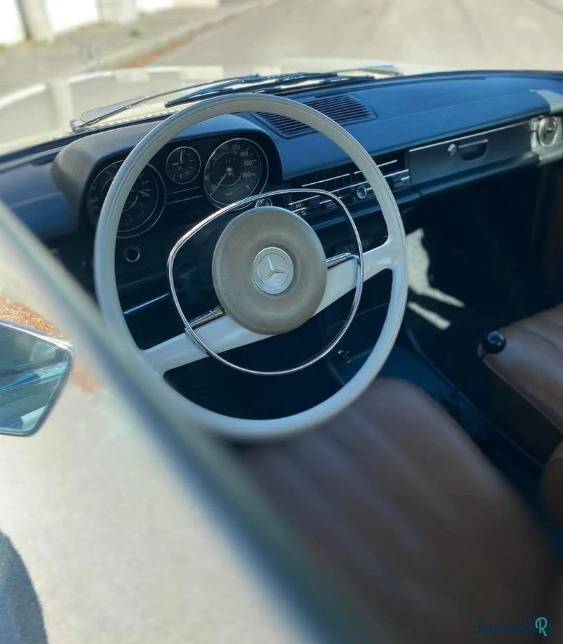 1970' Mercedes-Benz 220 photo #3