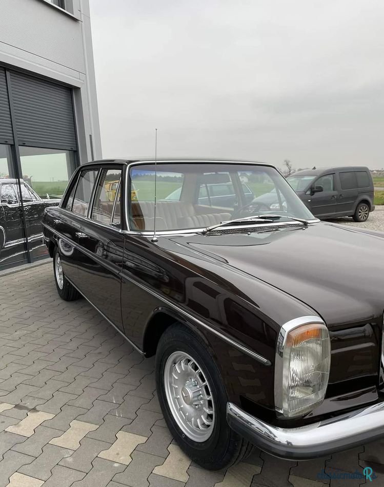 1969' Mercedes-Benz W115 200 photo #2