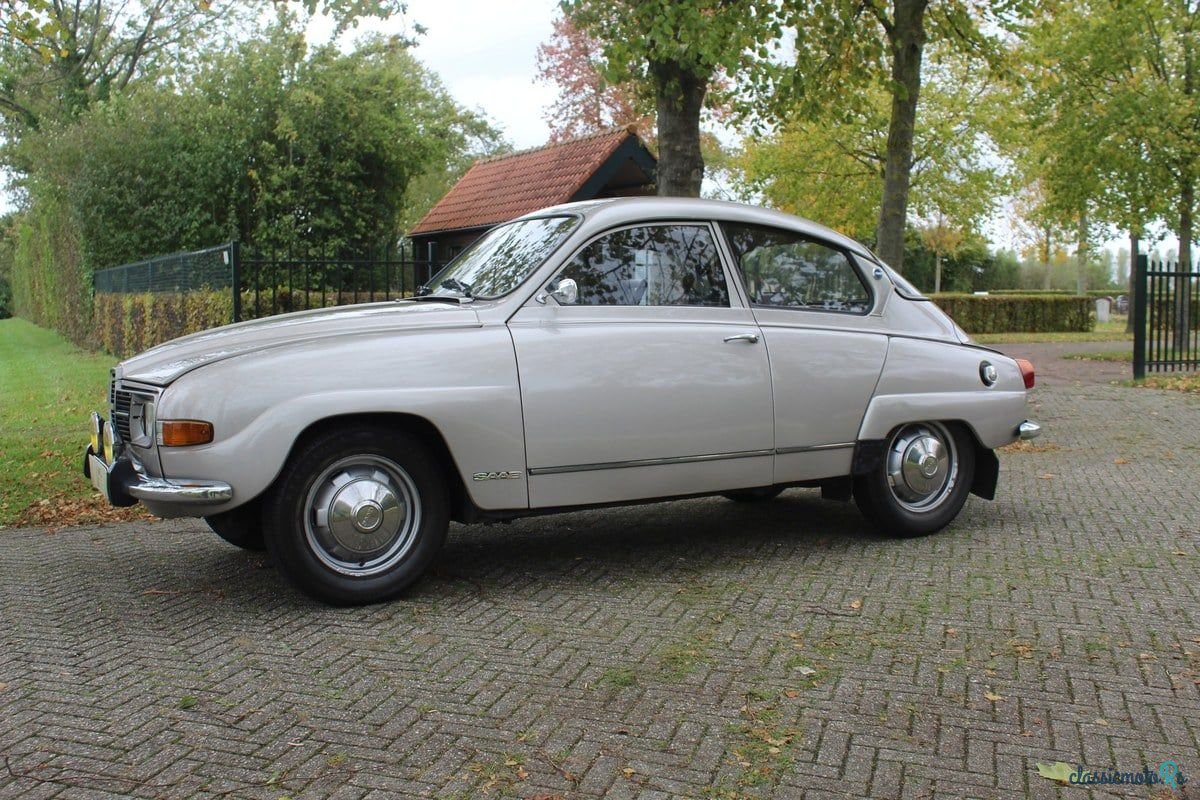 1975' Saab 96 photo #2