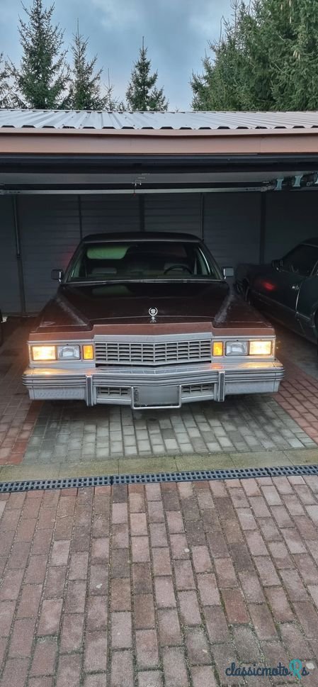 1977' Cadillac Fleetwood photo #2