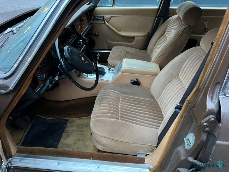 1977' Jaguar XJ photo #3