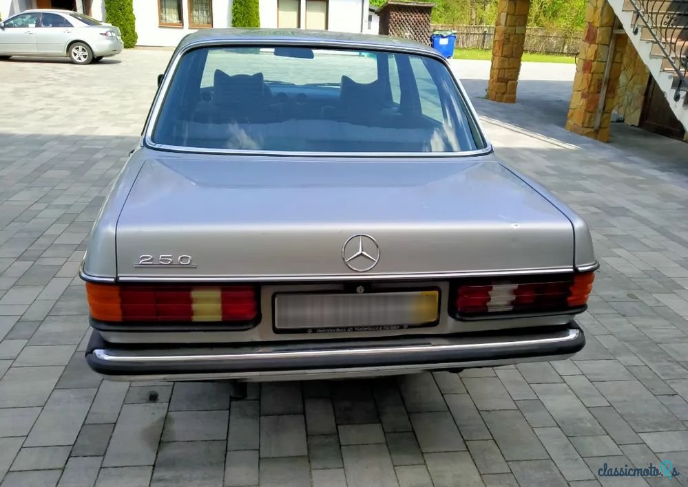 1979' Mercedes-Benz W123 photo #6