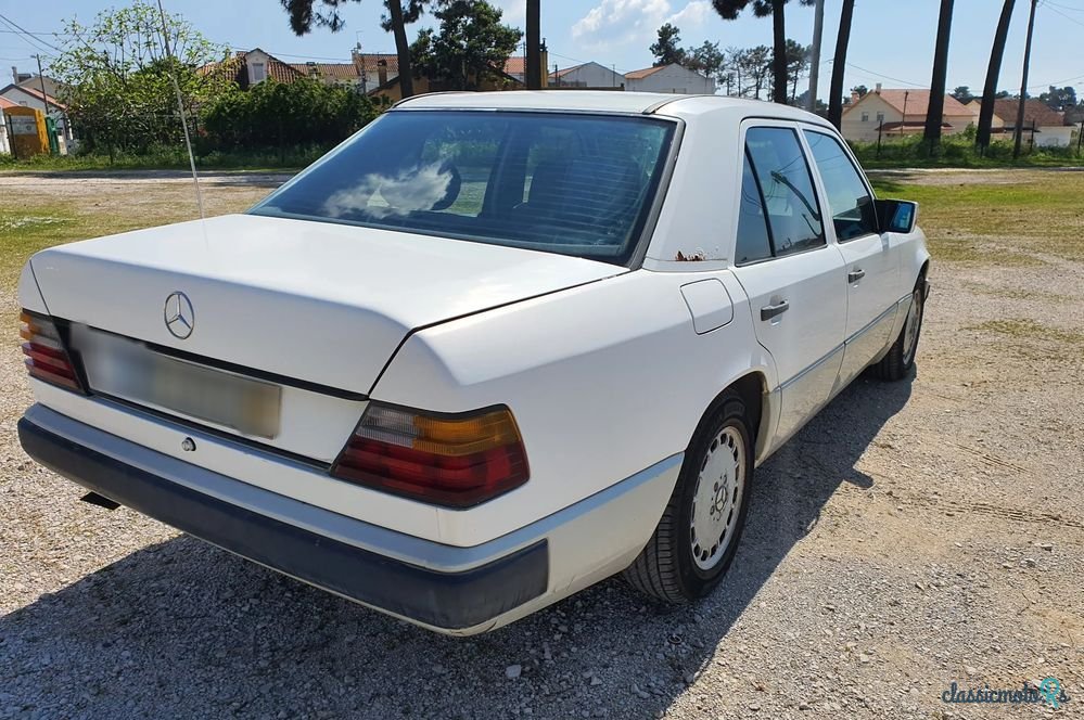 1988' Mercedes-Benz W124 photo #5