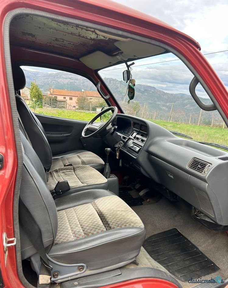 1990' Toyota Hiace 2.4 D Lh102L photo #5