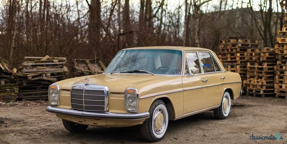 1973' Mercedes-Benz W115 200D/8 photo #2