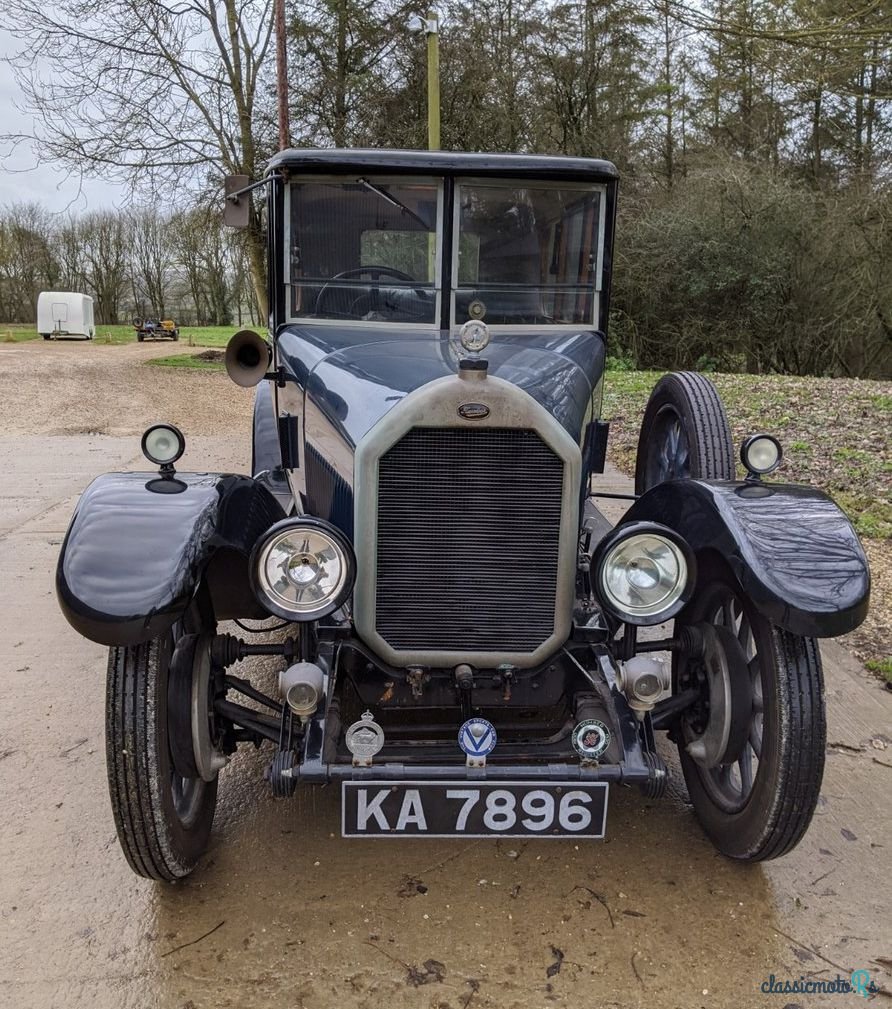 1927' Humber 14/40 Six Light Saloon photo #4